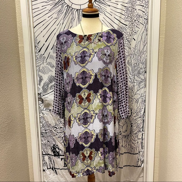 π Beautiful butterfly artistic dress - Picture 2 of 11